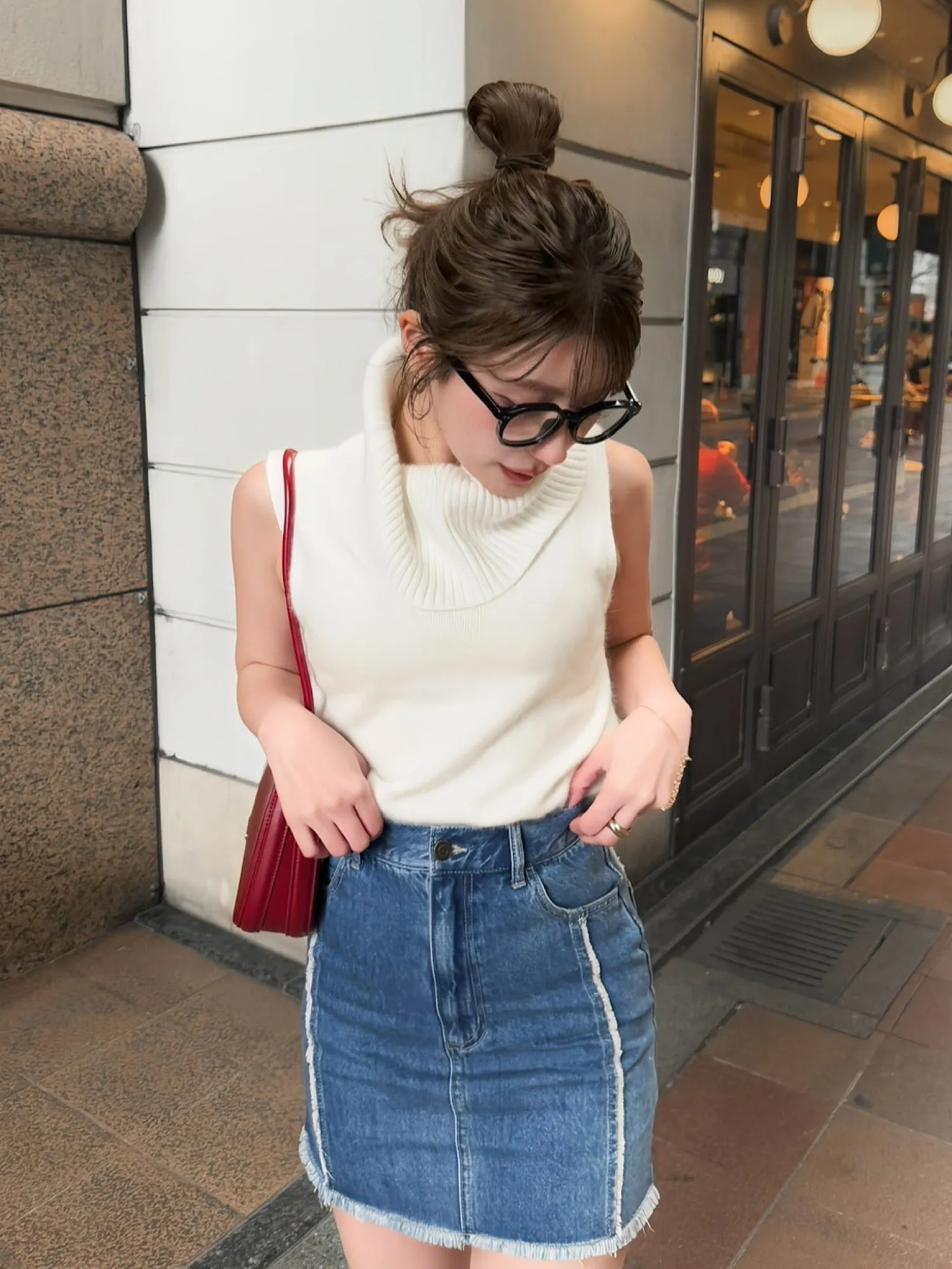 Turtleneck sleeveless knit tops