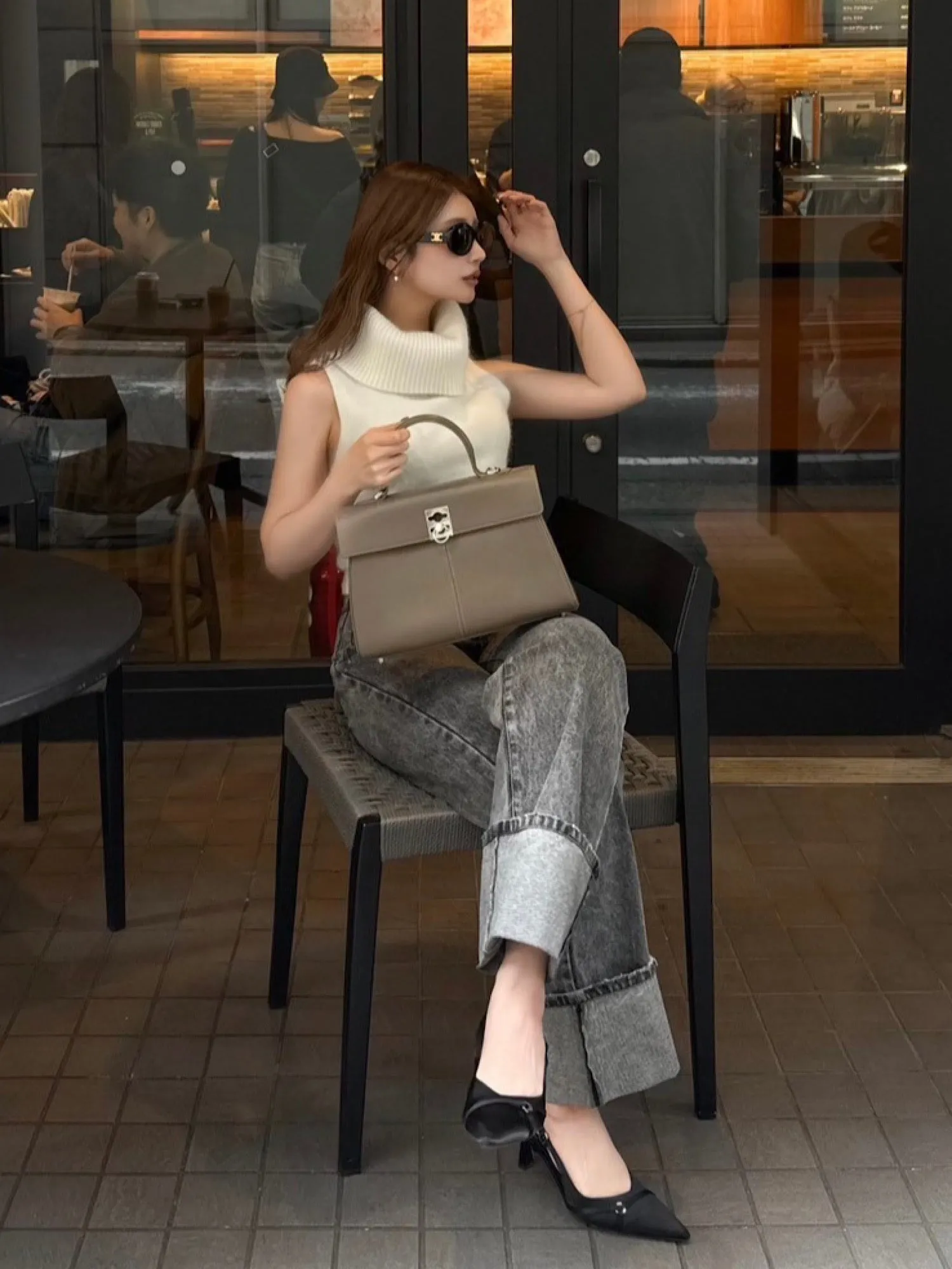 Turtleneck sleeveless knit tops