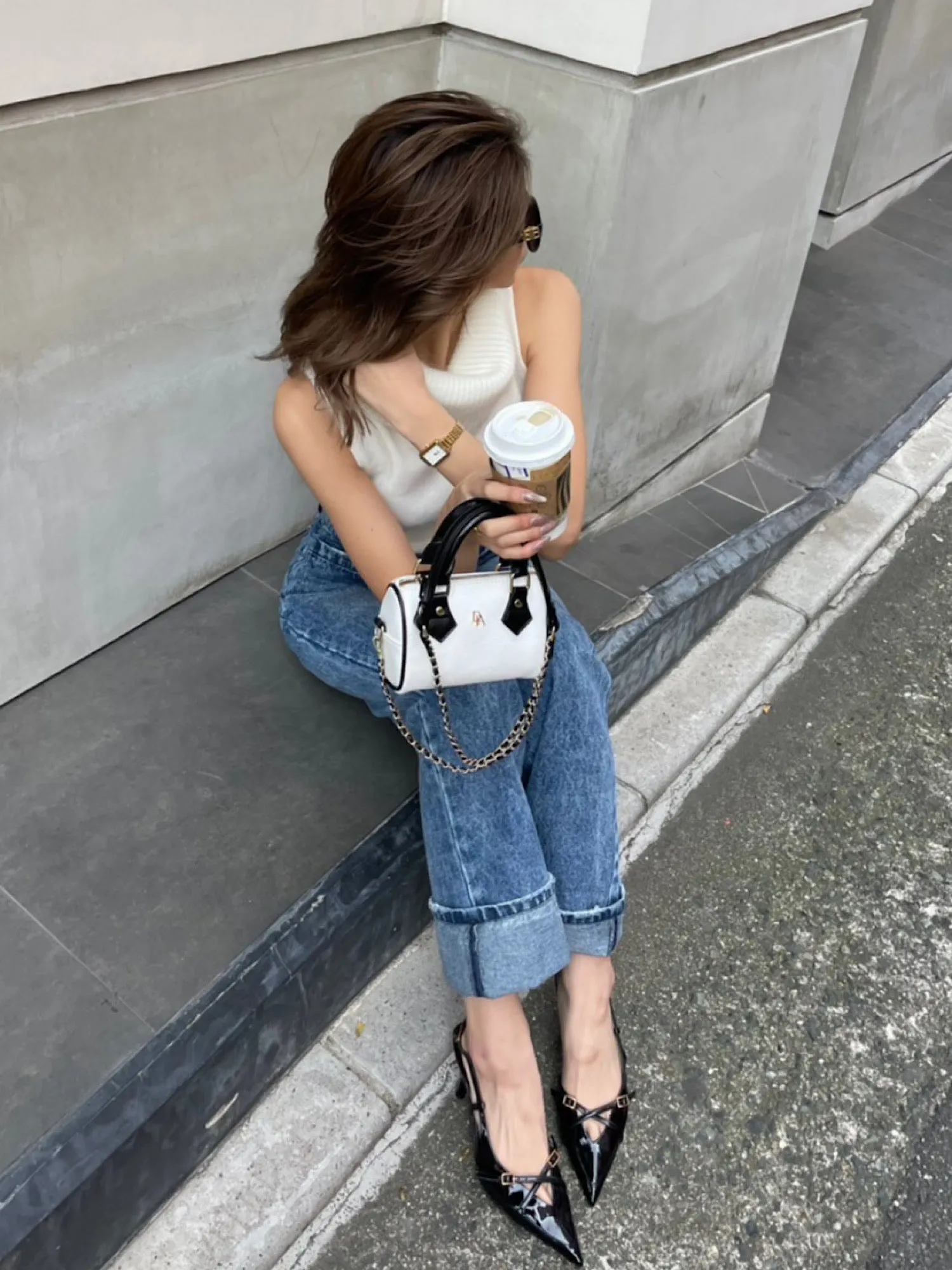 Turtleneck sleeveless knit tops