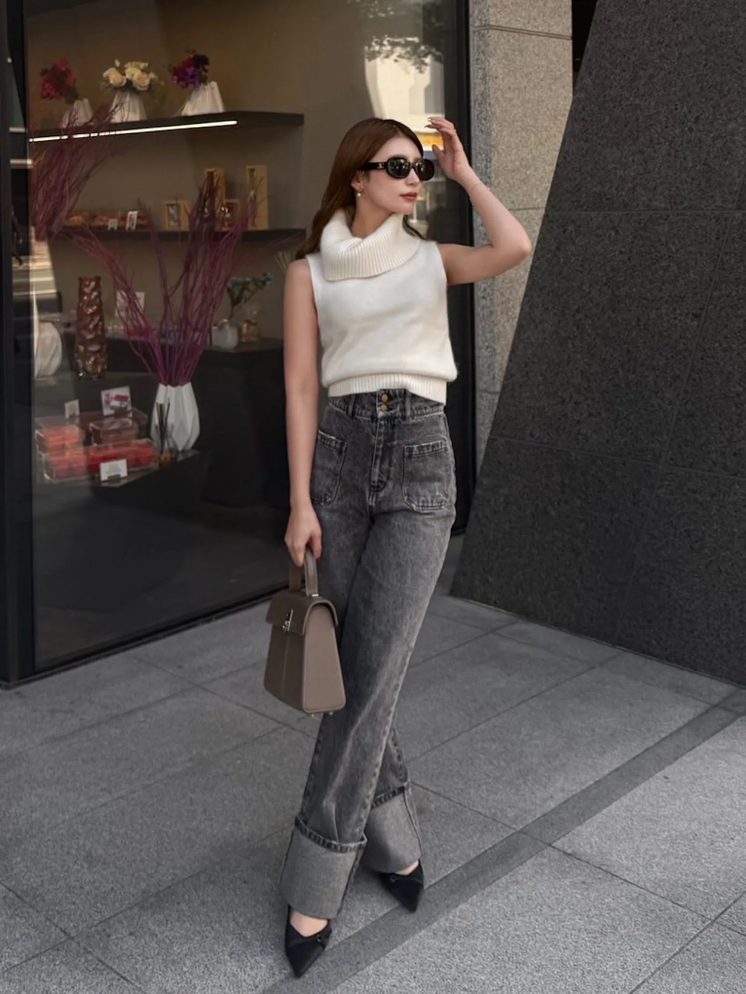 Turtleneck sleeveless knit tops