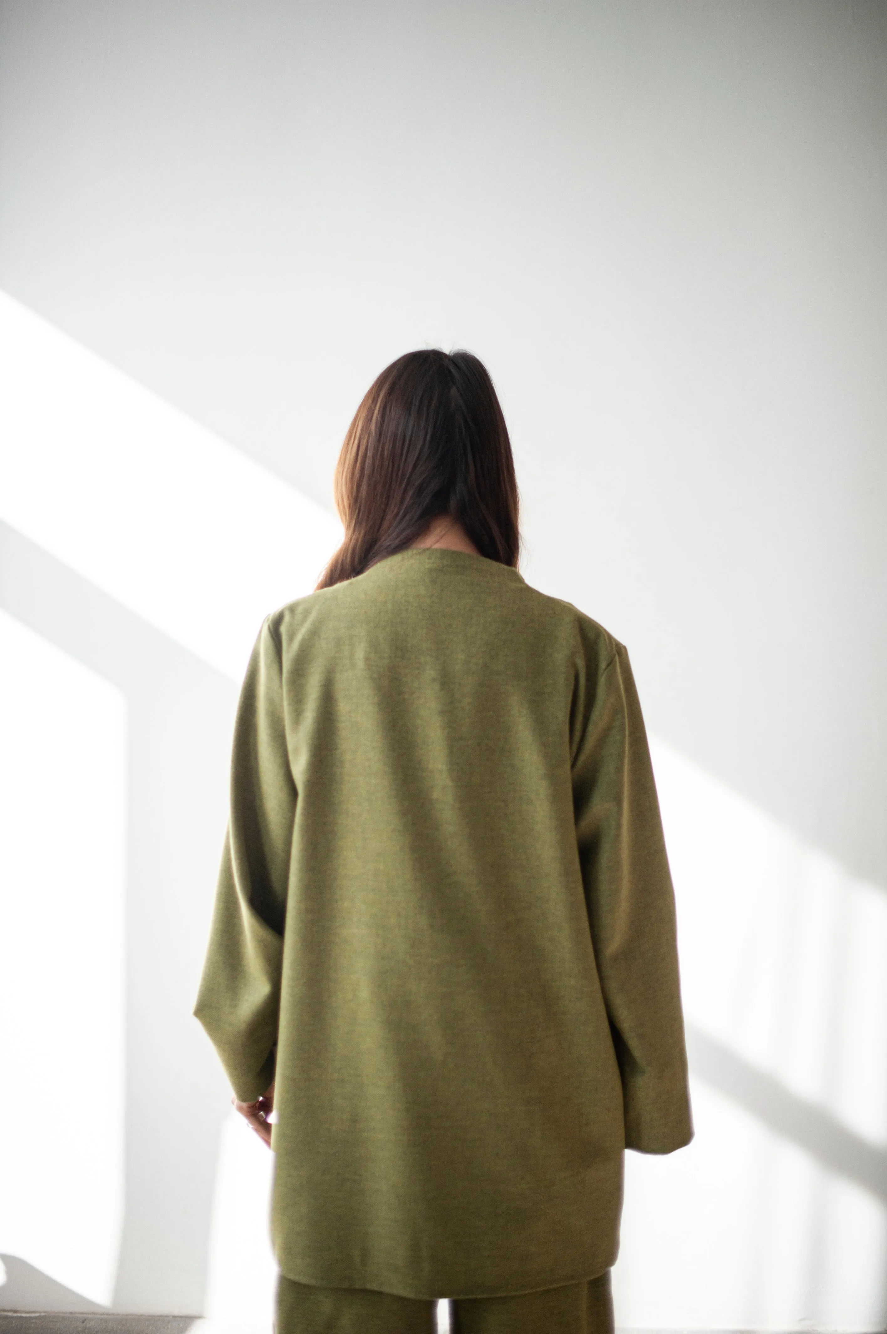 Women's relaxed fit cape style wool blazer with pockets